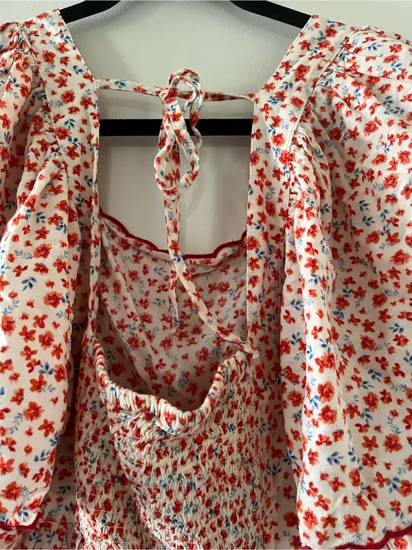 Old Navy Red White Floral Peasant Top XL Cottagecore Flutter Sleeve Prairie - Image 6