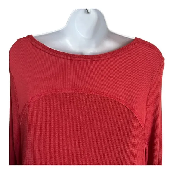 EUC FREE PEOPLE We The Free Malibu Waffle Knit Thermal in Washed Red - Size S - Image 7