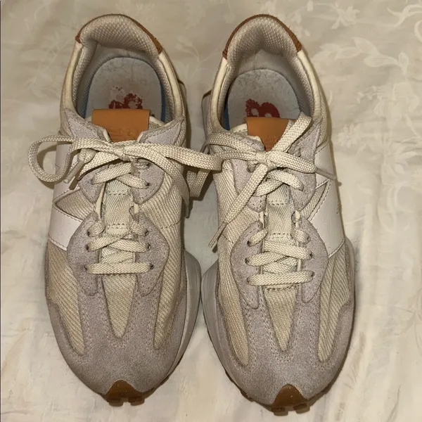 New Balance 327 sneaker in the "Sea Salt with Rust Oxide" Women's sz 6 - Image 2