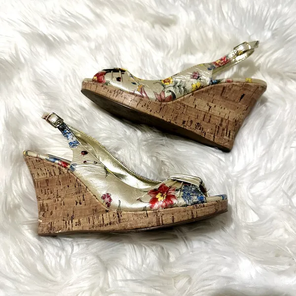 Steve Madden Y2K Floral Slingback Peep-toe Wedge Sz 7 - Image 4