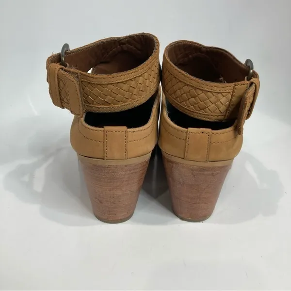 Crevo‎ Eva shootie tan leather size 10 - Image 6