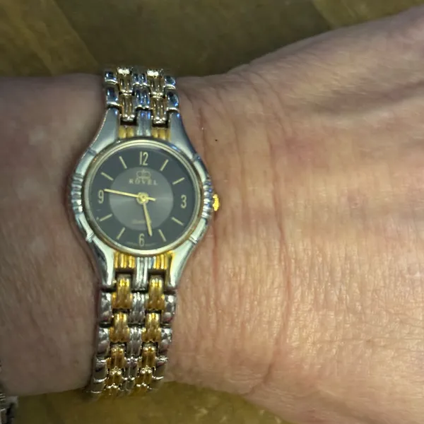 Vintage Rovel two tone quartz watch Gold - Image 3