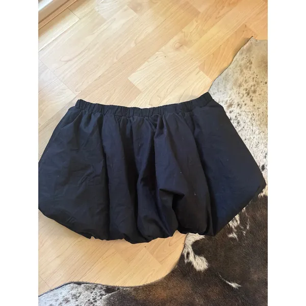 ARITZIA SUNDAY BEST Bubbly‎ Poplin Mini Skirt Size Large Black - Image 2