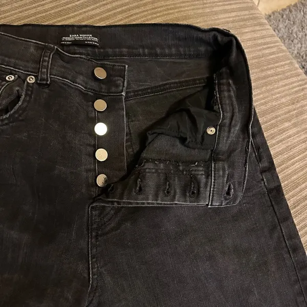 Zara premium denim button fly raw angled hem zipper size 6 - Image 3