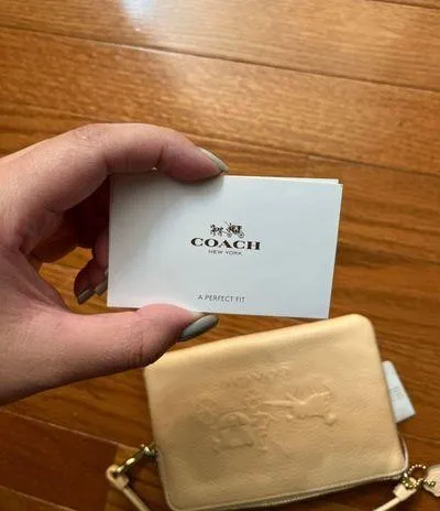Coach Peachy NWT  wristlet - Image 4