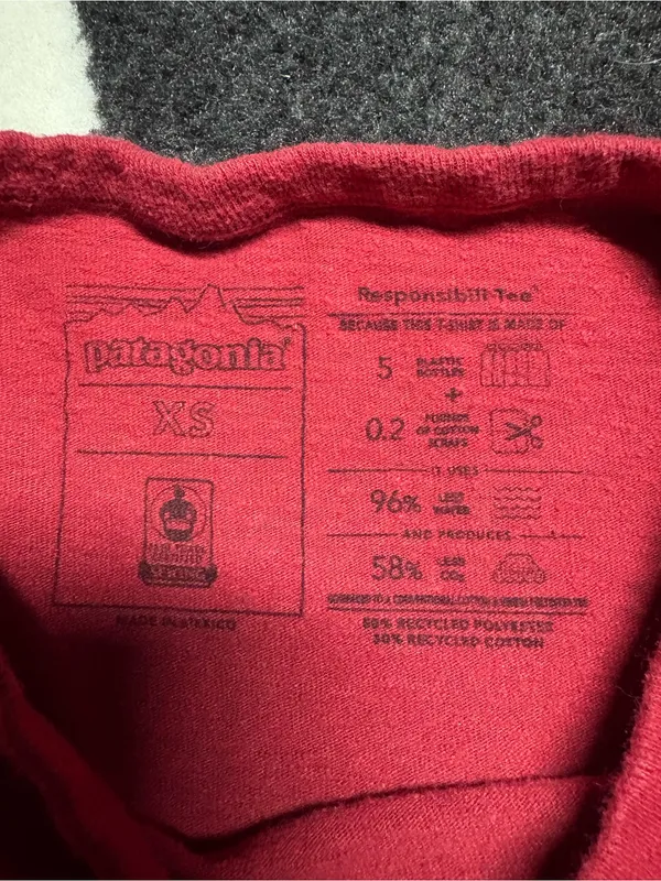 patagonia red graphic long sleeve - Image 3
