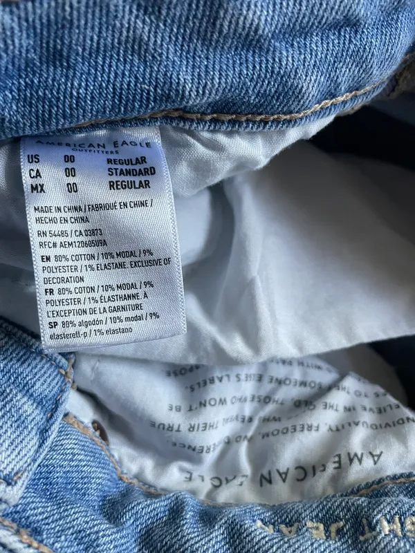 American Eagle Ripped Light Wash Mom Jeans - Image 6