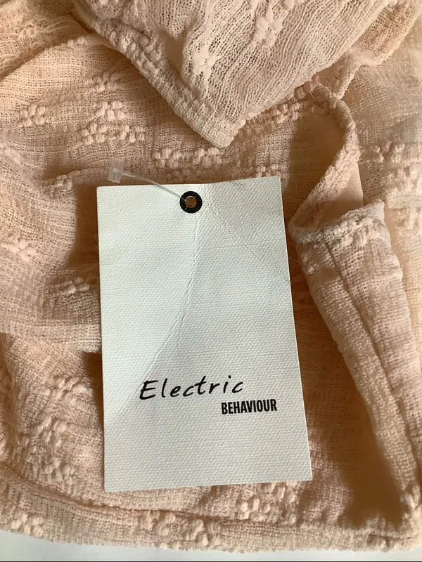Electric Behaviour Size XL Women's Peach Lace-Textured Top. New - Image 4