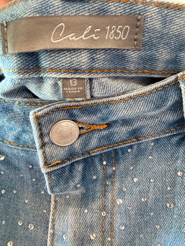 Cali 1850 Bedazzled Jean Shorts Size 13 - Image 4