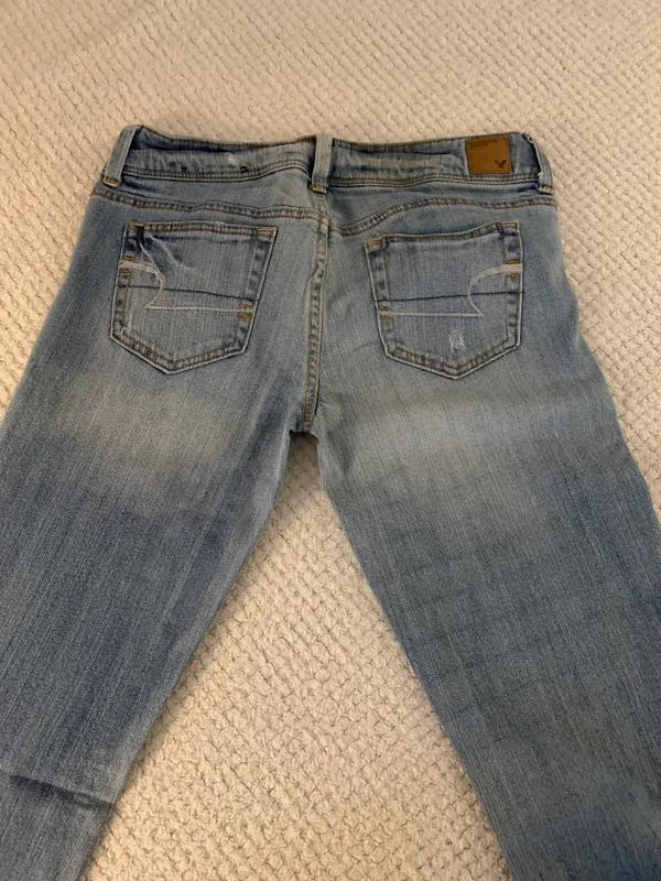 American Eagle Jeans - Image 3