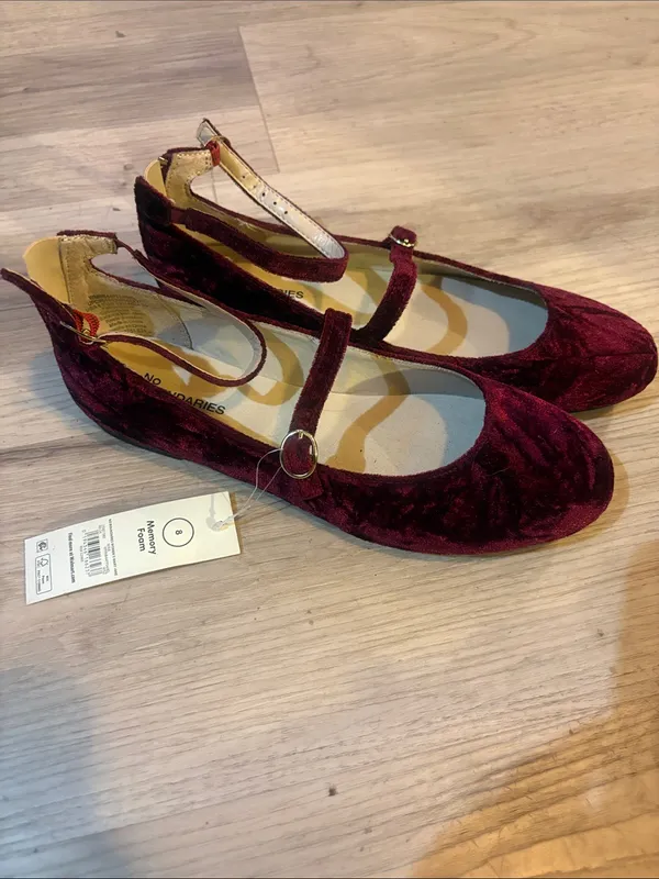 No Boundaries Burgundy Velvet Mary Jane Flats size 8 new - Image 5