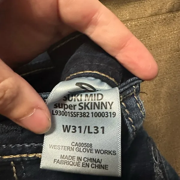 Woman’s Silver Jeans Suki Mid Super Skinny Dark Wash Mid Rise Size 31x31 - Image 4