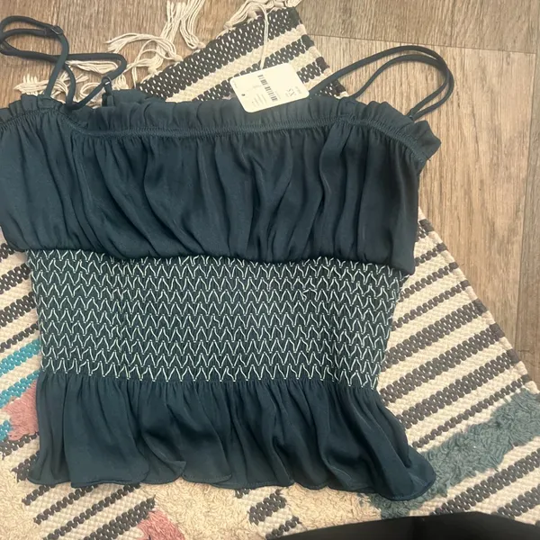 NWT‎ Free people green smocked crop top size XS - Image 3