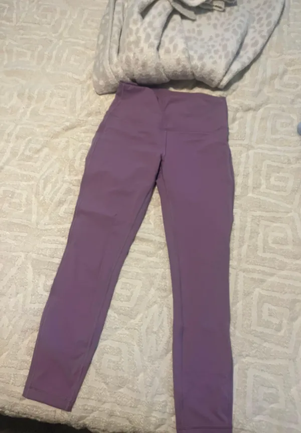 Lululemon Wunder Under 25” Leggings - Image 2