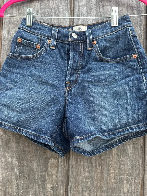 Levi’s Woman’s 501 C Curve Short Dark Wash Denim W24 Festival Coastal Cowgirl - Image 5