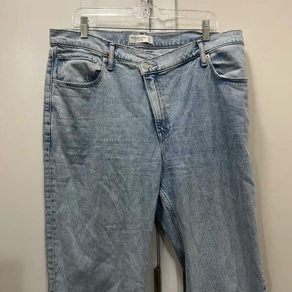 Abercrombie & Fitch Light Blue The 90s Straight Ultra High Rise Jeans Size 33/16 - Image 3