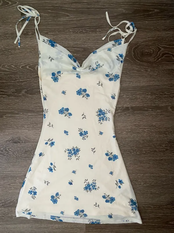 Cider Floral Mesh V-neck Mini dress - Image 2