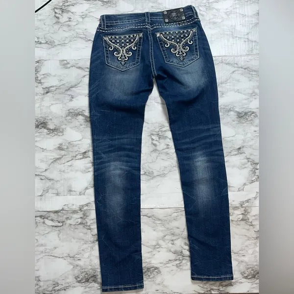 Miss Me Signature Rise Rhinestone Skinny Jeans - Image 4