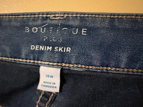 Above knee mid rise denim skirt 18W - Image 2