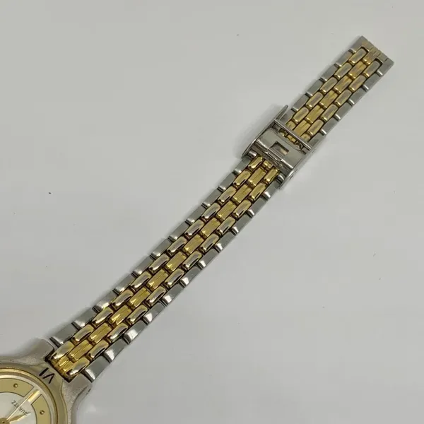 Superatic vintage women’s watch 25mm case gold silver tone Quartz analog running - Image 4