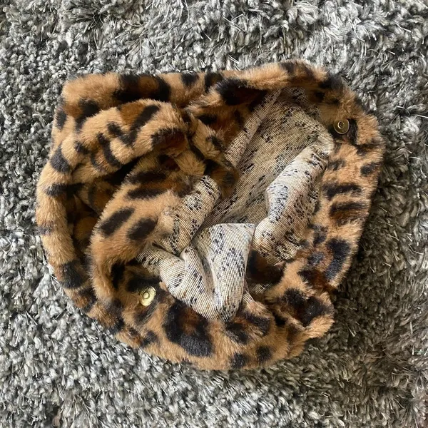 Faux Fur Leoprd Small Tote Bag in Brown​​​​​​​​​ - Image 3