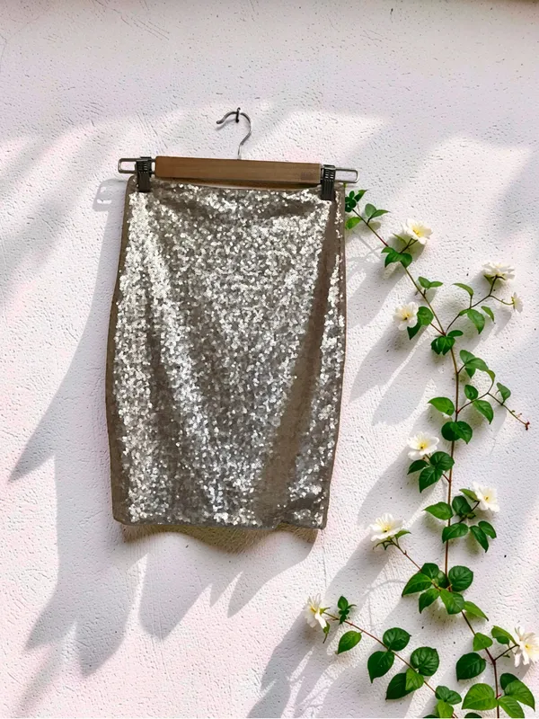 Lulus Champagne Sequin Pencil Skirt Size XS - Image 2