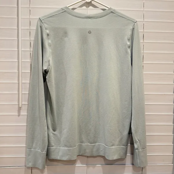 Lululemon Swiftly‎ Tech Long Sleeve 2.0 Women 8 Light Blue Thumbholes Mesh - Image 4