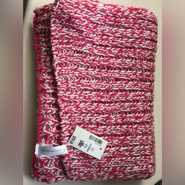 Aeropostale Women’s Pink & White Knit Pom Beanie & Scarf Set NWT - Image 9