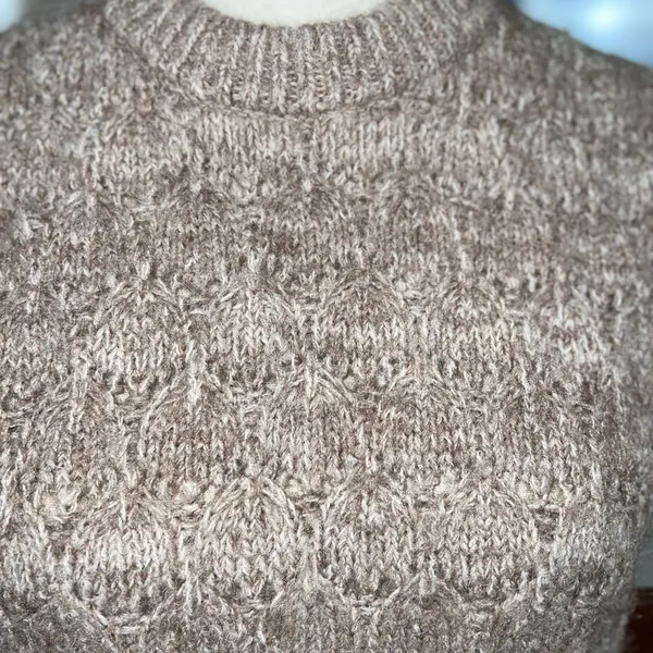 Universal Threads Super Cute Pointelle Sweater Vest! - Image 3