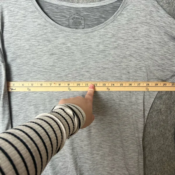 Asics Women's Large Heather Gray Long Sleeve athletic‎ Tee shirt - Image 4
