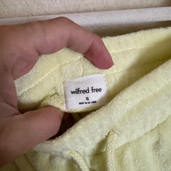 Wilfred‎ Free Popsicle 7“ Short Sz XL in Chamomile Yellow French Terry Cloth - Image 9