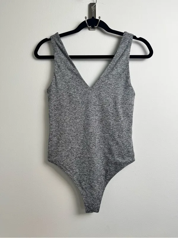 NWT Vuori Halo Bodysuit size Medium - Image 3