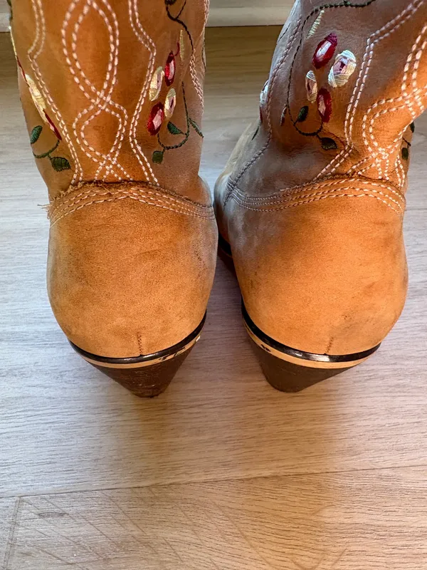 Tan and brown leather western boots with floral embroidery ( ) - Image 3
