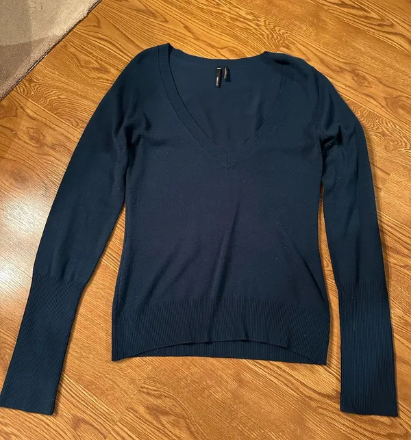 Takeout size large V neck navy sweater Blue - Image 2