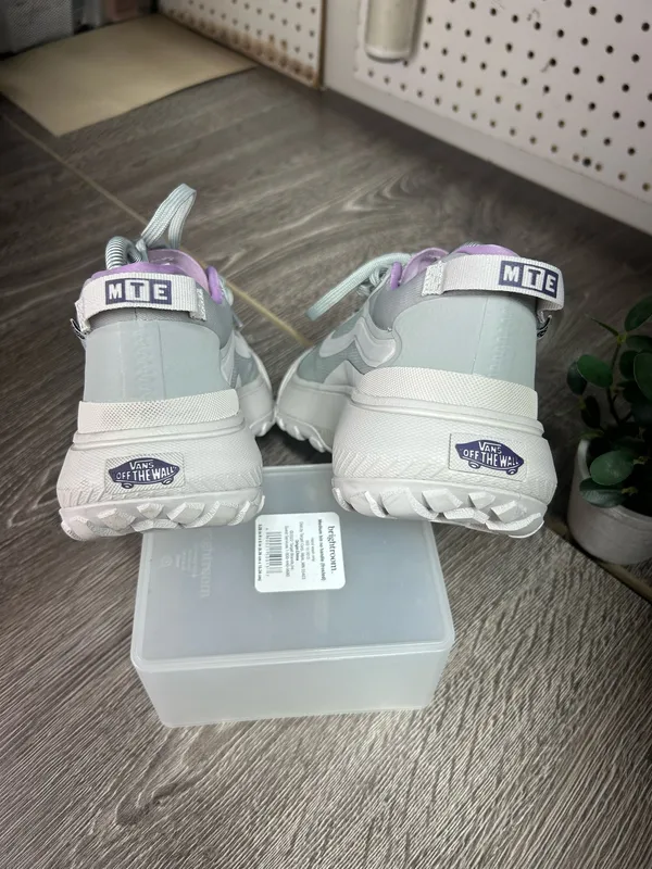 Vans MTE crosspath women sneakers sz10 - Image 4