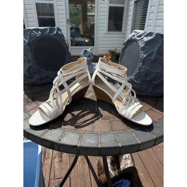 Liz Claiborne Women's Size 8‎ White Wedges - Image 6
