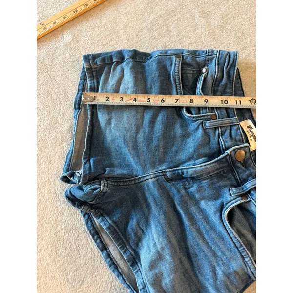 Wrangler Retro Denim Shorts Womens 28 Medium Wash Stretch Jean Shorts 112344615 - Image 2