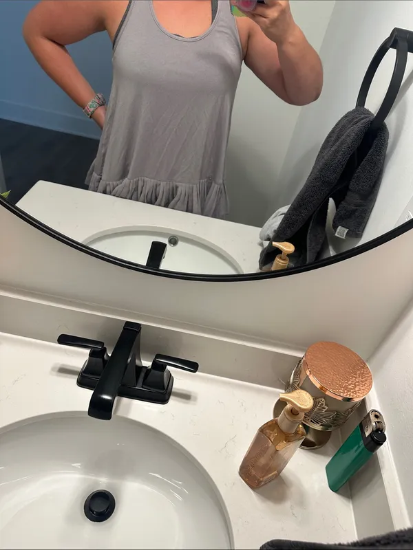 Umgee light gray racerback pleated hem tank top size medium‎ - Image 2
