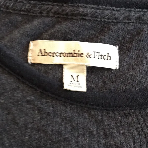 Abercrombie blue short sleeve Tshirt size medium - Image 3