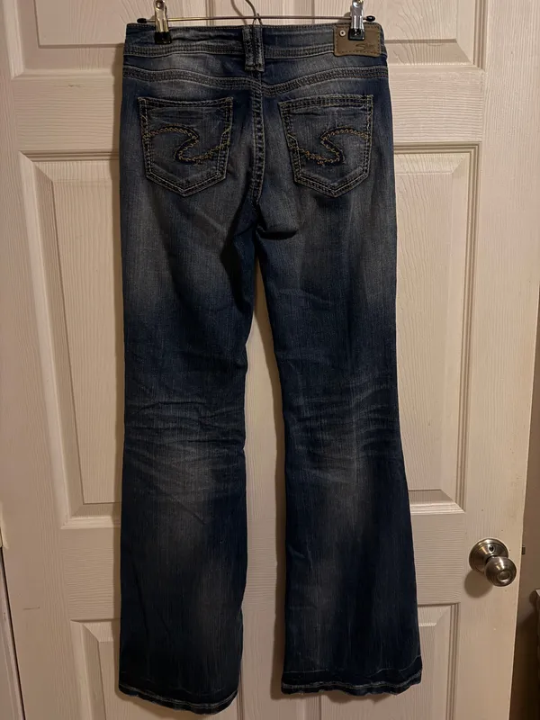 Women’s Silver Light Wash Low Rise Jeans. W26/L34 Pre-owned In Good Condition - Image 2