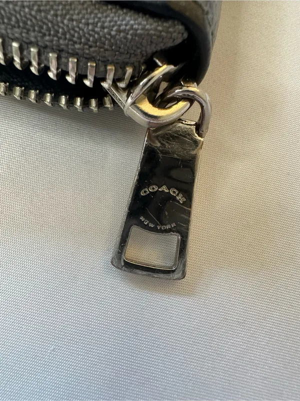 COACH Black Textured Leather Zip Wallet - Image 2