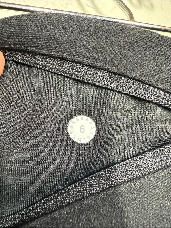 Lululemon Zoned In Tight 27" Legging Size 6 - Image 9