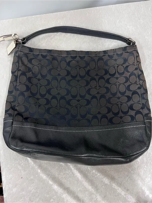 Coach Signature Hobo Bag in Black/Brown signature print canvas monogram pattern - Image 6