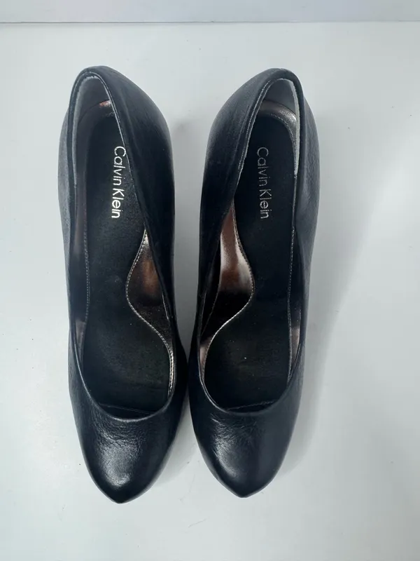 Calvin Klein Fairley Black Leather Pumps Size 8.5M - Image 2