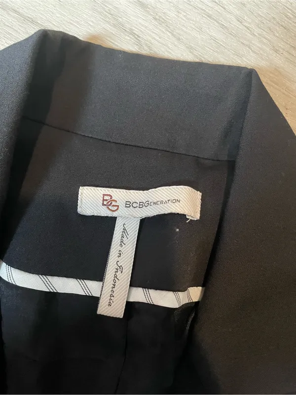 BCBGeneration Black Women's Tailored Blazer - Image 2