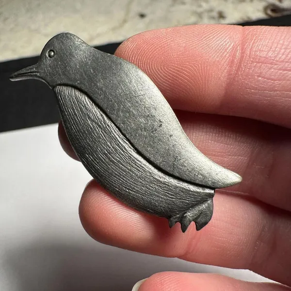 Penguin Bird Brooch Pin Pewter Tone - Image 2