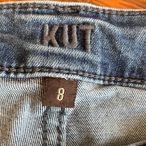 Kut from the Kloth Dark Blue wash cropped straight leg size 8 - Image 5