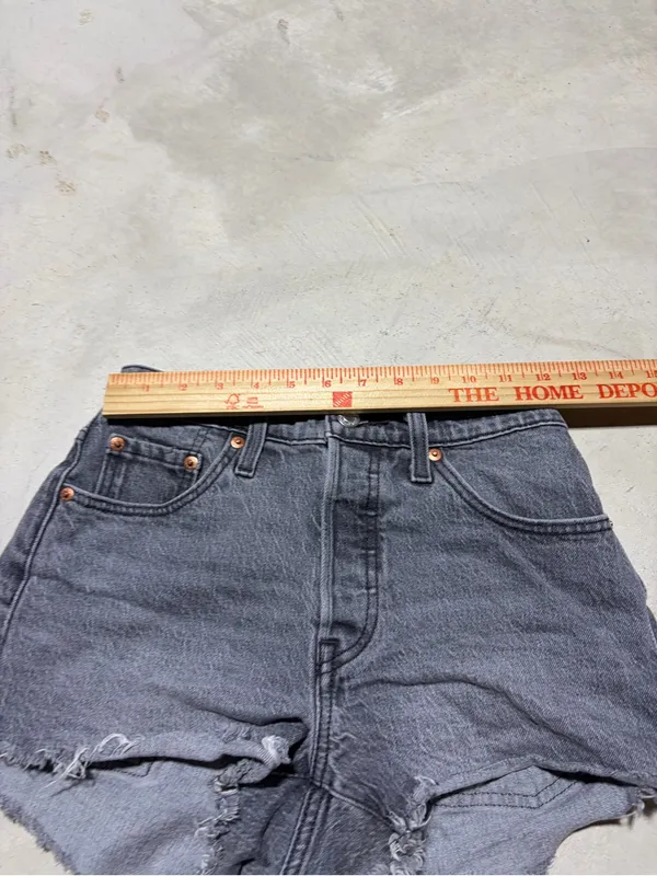 Levi’s Distressed Women's Denim Shorts gray washed 25 - Image 8