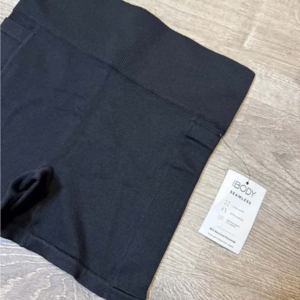 •COTTON ON BODY• SEAMLESS SHORTS - Image 2