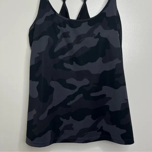 Old Navy Active Powersoft Athletic Tank Top Women’s Size XL Gray Black Camo - Image 3